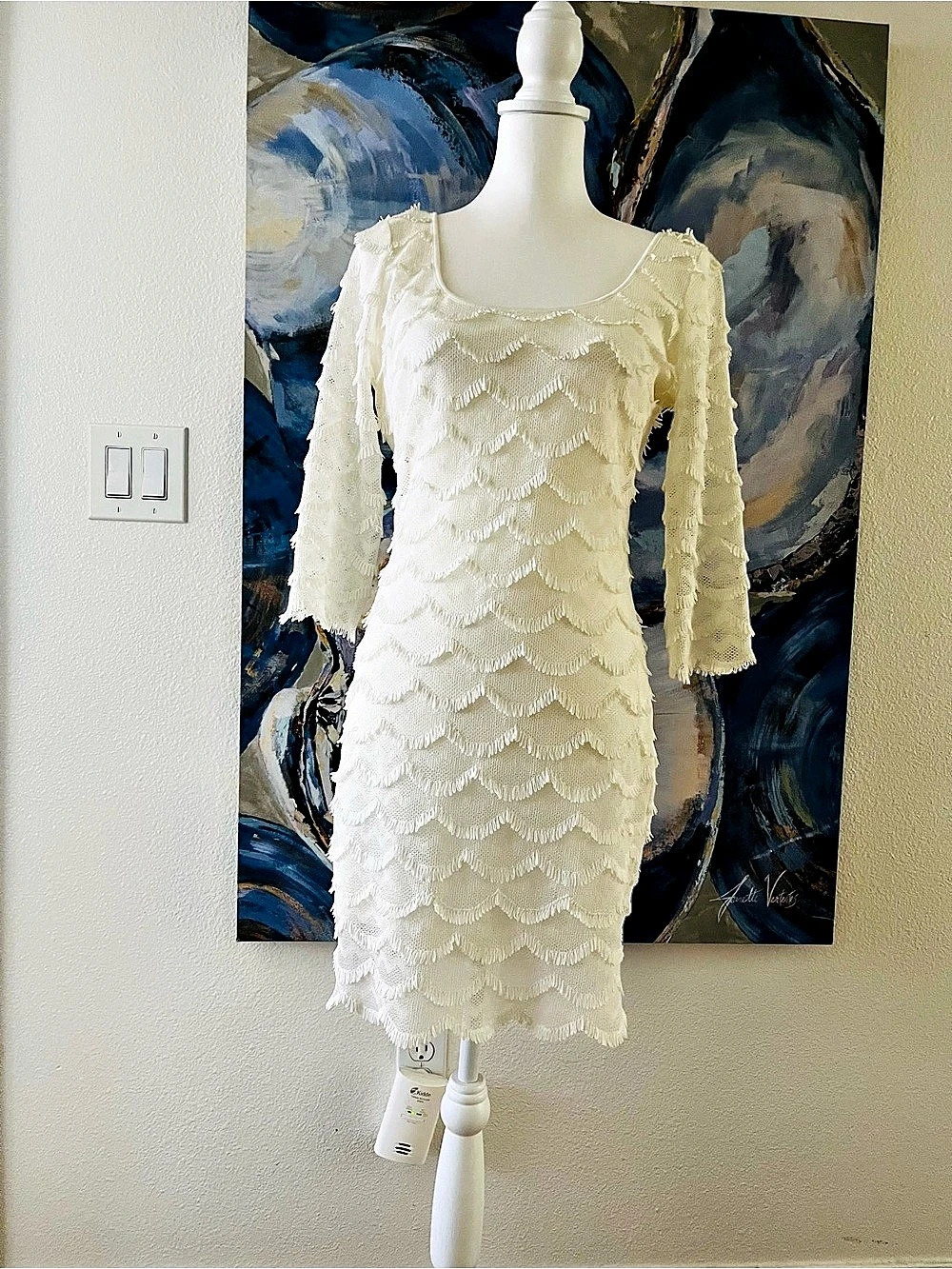 GUESS Textured Mini Dress in White Size 4 Like New
